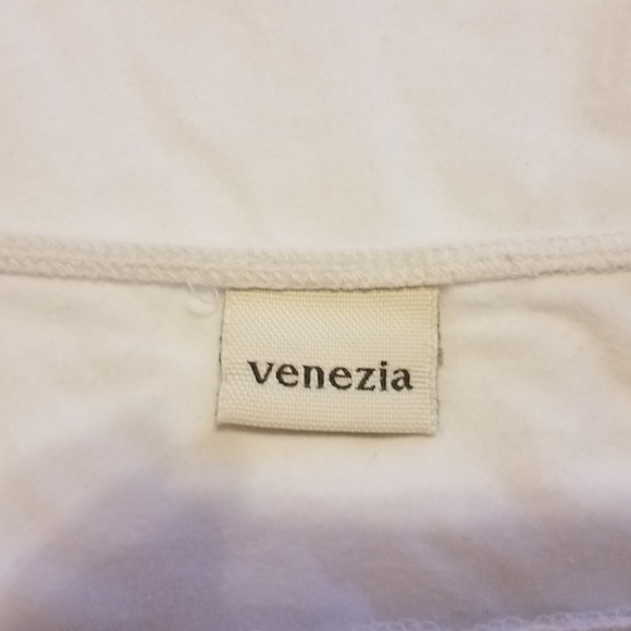 White Tank with Crochet Straps and Details - Picture 4 of 4